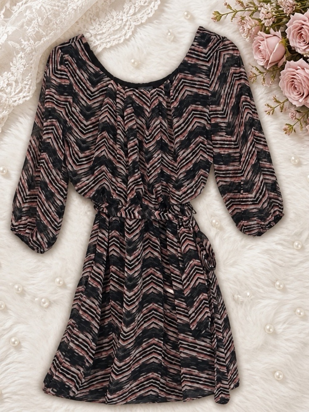 Long Sleeve Midi Chevron Dress in Black & Pink with belted waist small